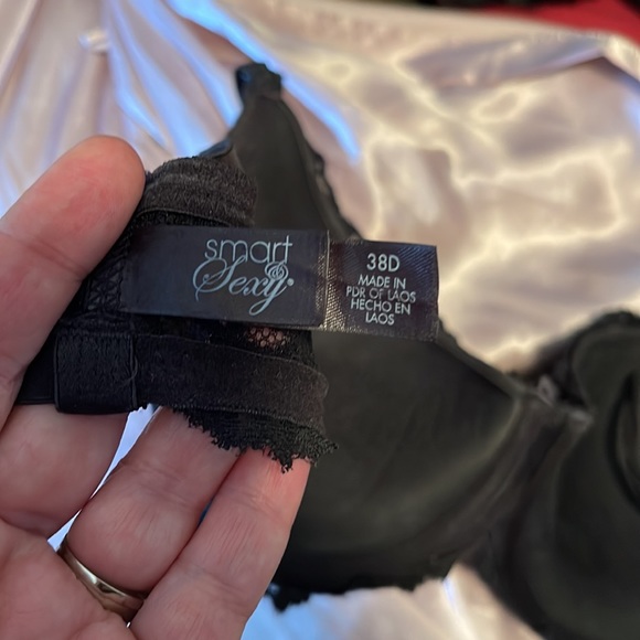 Black bra - Picture 3 of 4